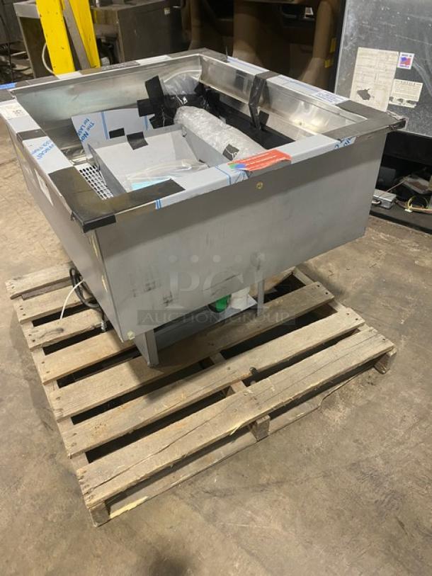NEW! NEVER USED! Randell Commercial Stainless Steel Wrapped Cold Wall Refrigerated Drop-In Food Unit! Model: RCP-2 SN: W1819591-1! 115V 1 Phase! Working! - Image 2 of 8