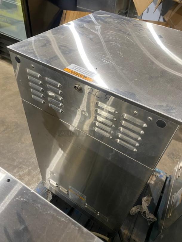 Bunn Soft Heat Series Commercial Stainless Steel Countertop Dual Coffee Brewer! With Hot Water Dispenser! With Smart SplashGard Funnels! With Soft Heat Portable Servers! Model: DUAL SH SN: DUAL065937! 120/208V 1 Phase! On Legs! Working When Removed! - Image 4 of 8