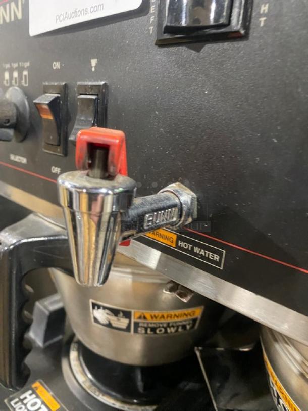 Bunn Soft Heat Series Commercial Stainless Steel Countertop Dual Coffee Brewer! With Hot Water Dispenser! With Smart SplashGard Funnels! With Soft Heat Portable Servers! Model: DUAL SH SN: DUAL065937! 120/208V 1 Phase! On Legs! Working When Removed! - Image 7 of 8