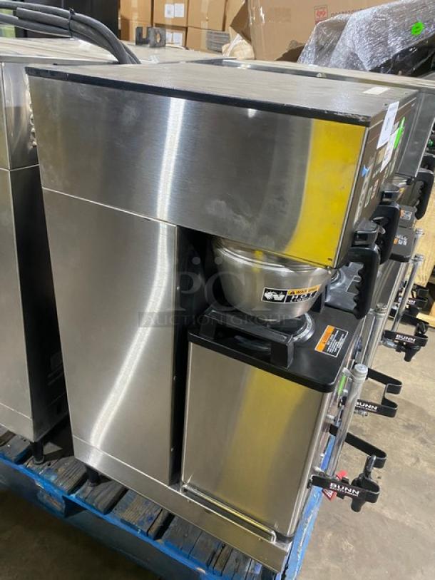 Bunn Soft Heat DBC Series Commercial Stainless Steel Countertop Dual Coffee Brewer! With Digital Brewer Controls! With Hot Water Dispenser! With Smart SplashGard Funnels! With Soft Heat Portable Servers! Model: DUAL SH DBC SN: DUAL134718! 120/208-240V 1 Phase! On Legs! Working When Removed! - Image 3 of 9
