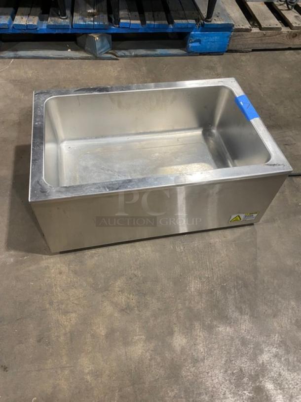Winco Commercial Stainless Steel Electric Powered Countertop Single Well Food Warmer! Model: FW-S500 SN: FWS50010075983! 120V! On Legs! - Image 2 of 8