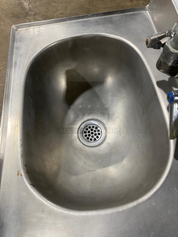 Eagle Commercial Stainless Steel Wall Mounted Single Compartment Handwashing Sink! With Splash Mounted Gooseneck Faucet! With Hot/Cold Knobs! With Basket Drain! Model: HSA-10F! - Image 5 of 8