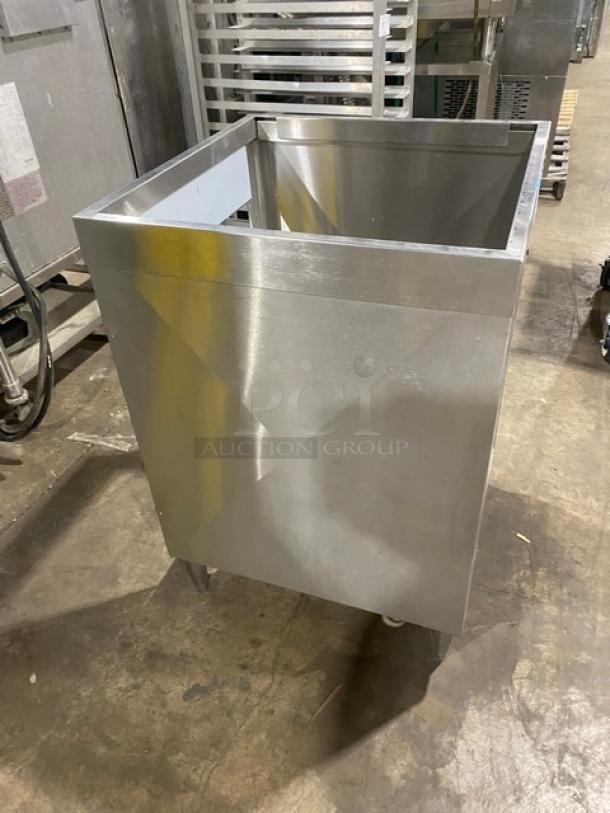McCanns Commercial Stainless Steel 23x23 Drop-In Beverage Dispenser Stand! Model: 16-1321! On Legs! - Image 3 of 6