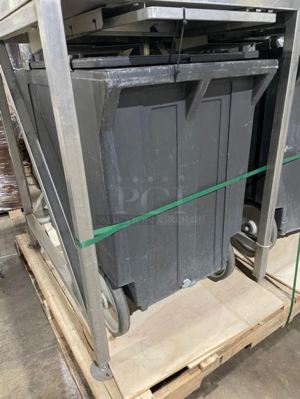 Sweet! Howe Commercial Stainless-Steel 1500LBS Rapid Heavy-Duty Ice Flaker Machine Head! With Howe Dual Bay Mobile Ice Storage Bin Systems! On Stand With Legs! Model: CP1500 SN: 1500F02B1337! With Howe Mobile Express Rolling Ice Carts! Model: CP200H! - Image 4 of 10