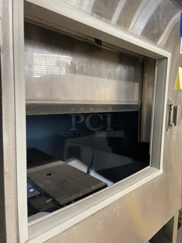 Sweet! Howe Commercial Stainless-Steel 1500LBS Rapid Heavy-Duty Ice Flaker Machine Head! With Howe Dual Bay Mobile Ice Storage Bin Systems! On Stand With Legs! Model: CP1500 SN: 1500F02B1337! With Howe Mobile Express Rolling Ice Carts! Model: CP200H! - Image 5 of 10