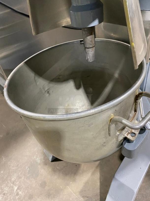 Fleetwood Food Equipment Commercial 40Qt. Floor Style Gear Driven Planetary Mixer! With Stainless Steel Mixing Bowl! Model: 40PA SN: 40490510! 220V 1 Phase! - Image 9 of 10