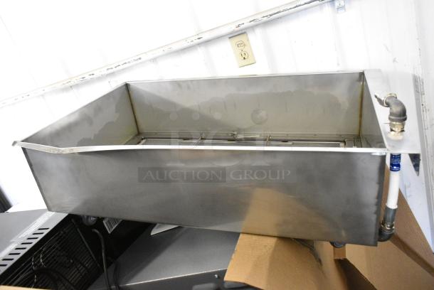 BRAND NEW SCRATCH AND DENT!  Giles EOF-24 WIFI Stainless Steel Commercial Electric Powered 3 Bay Deep Fat Fryer w/ Dumping Station on Commercial Casters. 480 Volts, 3 Phase. - Image 17 of 21