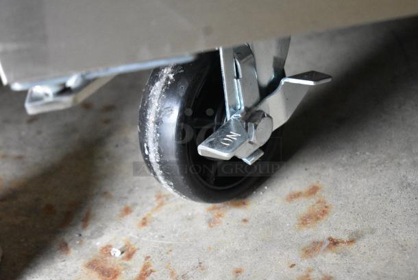 BRAND NEW SCRATCH AND DENT!  2023 Avantco 178APT60MHC Stainless Steel Commercial Sandwich Salad Prep Table Bain Marie Mega Top on Commercial Casters. 115 Volts, 1 Phase. Tested and Working! - Image 5 of 8