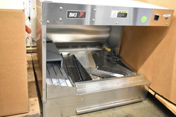 BRAND NEW! BKI HFW-R Stainless Steel Commercial Countertop Hot N Crispy Fry Dumping Warming Station. 120 Volts, 1 Phase. - Image 5 of 10