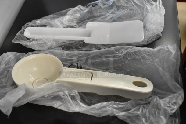 BRAND NEW SCRATCH AND DENT! Whynter ICM-201SB 2.1 Quart Upright Ice Cream Maker with Stainless Steel Bowl. 115 Volts, 1 Phase. Tested and Working! - Image 8 of 9