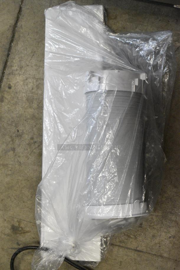 BRAND NEW SCRATCH AND DENT! Whynter ARC-1050XP 10,000 BTU Portable Air Conditioner Cools 500 sq. ft. with Dehumidifier, Remote, and White. 115 Volts, 1 Phase. Tested and Working! - Image 6 of 7