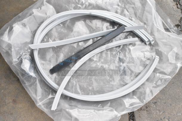 BRAND NEW SCRATCH AND DENT! 2023 Delfield N8146NBP Stainless Steel Commercial Cold Pan Drop In. 115 Volts, 1 Phase. Tested and Working! - Image 5 of 7