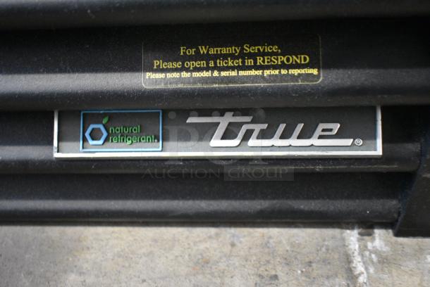 2017 True GDM-72-HC Metal Commercial 3 Door Reach In Cooler Merchandiser w/ Poly Coated Racks. 208-230 Volts, 1 Phase. Tested and Working! - Image 3 of 7