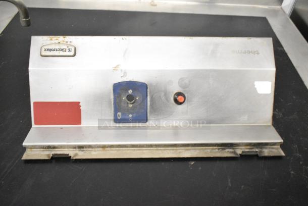 Electrolux Stainless Steel Commercial Induction Range w/ Under Shelf. Power Supply Has Been Removed - Image 6 of 8