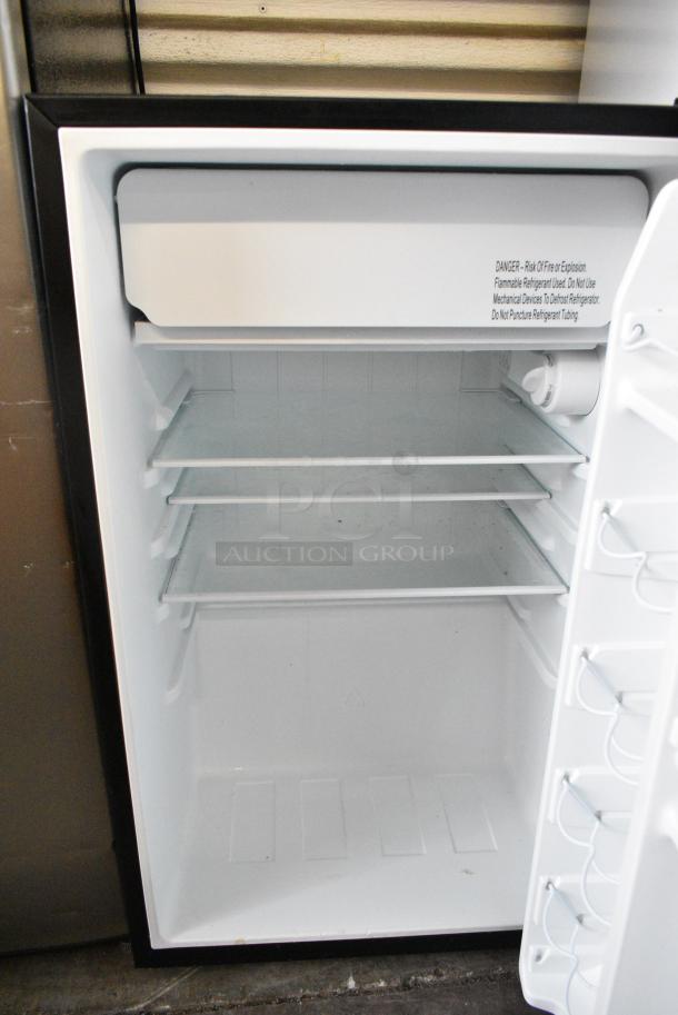 Galanz GL43BK Mini Cooler. 115 Volts, 1 Phase. Tested and Working! - Image 3 of 5