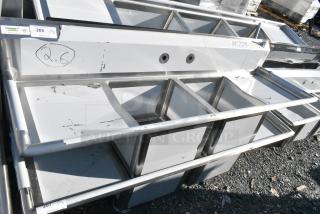 BRAND NEW SCRATCH AND DENT! Regency 600S21717218 Stainless Steel 2 Bay Sink w/ Dual Drain Boards. No Legs. Bays 12x17x12. Drain Boards 16x18