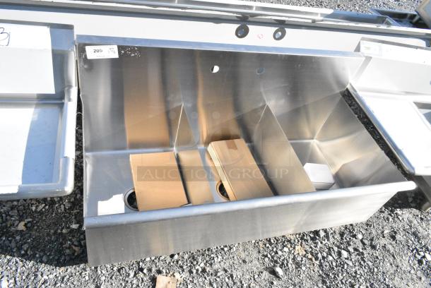 BRAND NEW SCRATCH AND DENT! Stainless Steel 3 Bay Sink. - Image 1 of 6