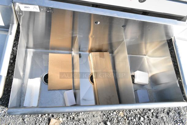 BRAND NEW SCRATCH AND DENT! Stainless Steel 3 Bay Sink. - Image 2 of 6