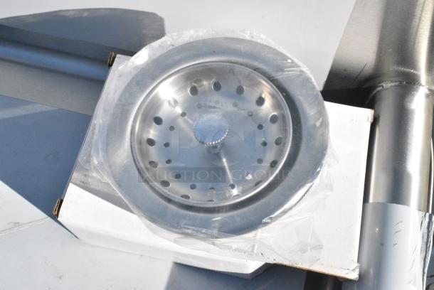 BRAND NEW SCRATCH AND DENT! Stainless Steel 3 Bay Sink. - Image 3 of 6