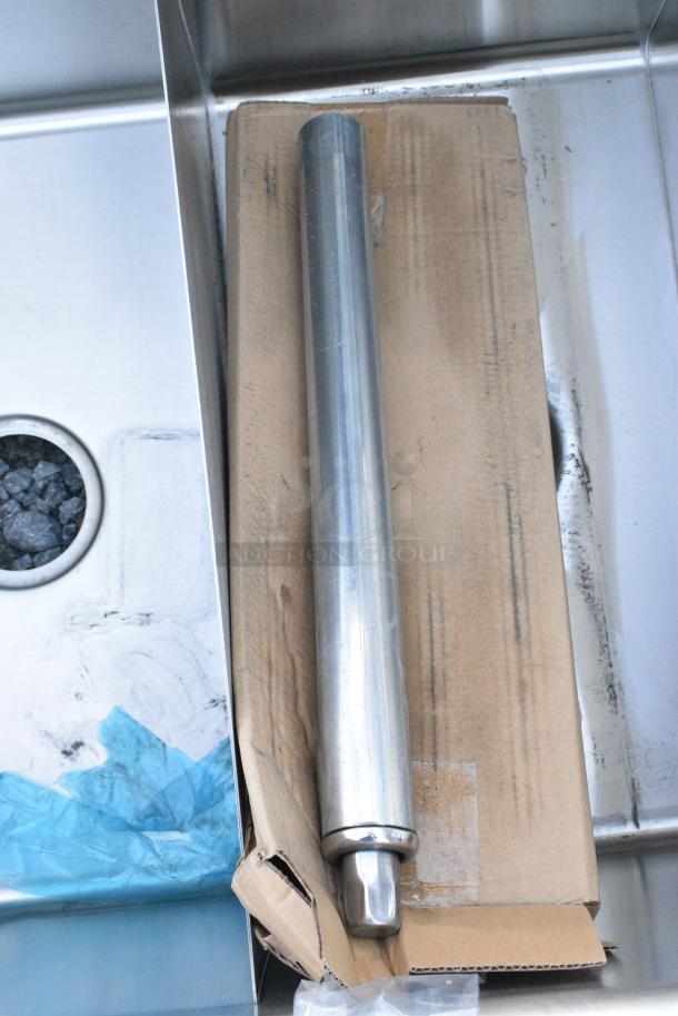 BRAND NEW SCRATCH AND DENT! Stainless Steel 3 Bay Sink. - Image 4 of 5