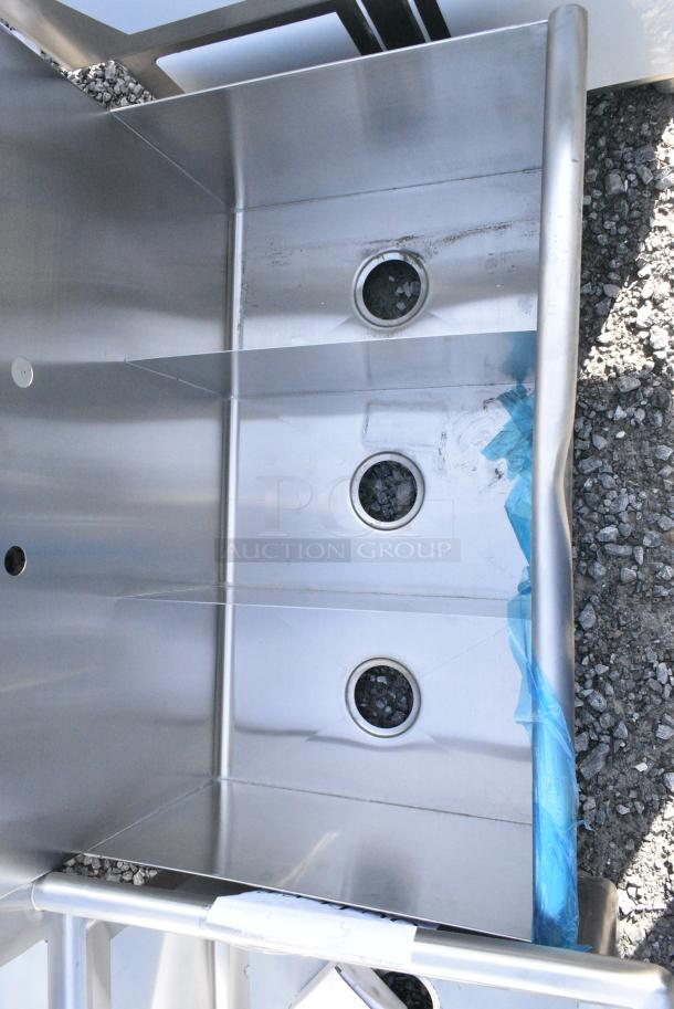 BRAND NEW SCRATCH AND DENT! Stainless Steel 3 Bay Sink. - Image 5 of 5