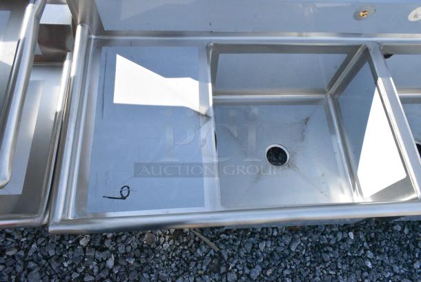 BRAND NEW SCRATCH AND DENT! Regency 600S32424218 Stainless Steel Commercial 3 Bay Sink w/ Dual Drain Boards. No Legs. Bays 24x24x14. Drain Boards 16x25 - Image 2 of 5