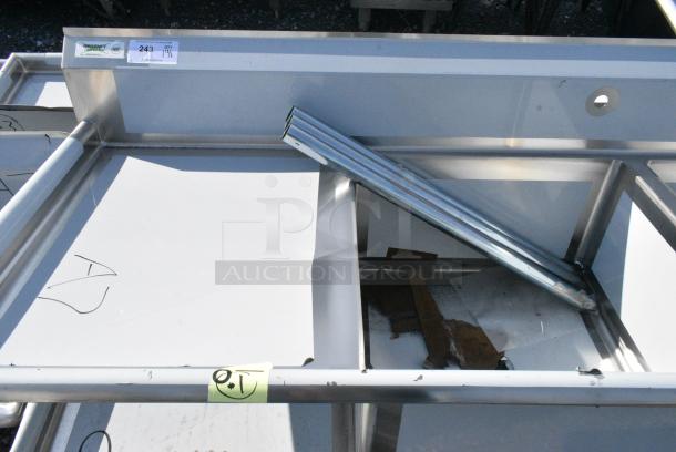 BRAND NEW SCRATCH AND DENT! Regency 600S32424224 Stainless Steel Commercial 3 Bay Sink w/ Dual Drain Boards. Bays 24x24x14. Drain Boards 22x26 - Image 3 of 6