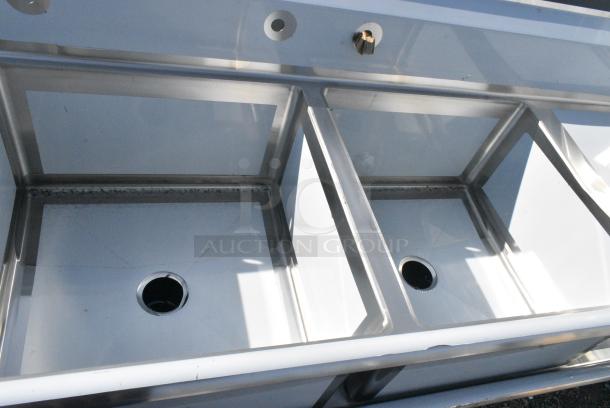 BRAND NEW SCRATCH AND DENT! Regency 600S32424224 Stainless Steel Commercial 3 Bay Sink w/ Dual Drain Boards. Bays 24x24x14. Drain Boards 22x26 - Image 4 of 6