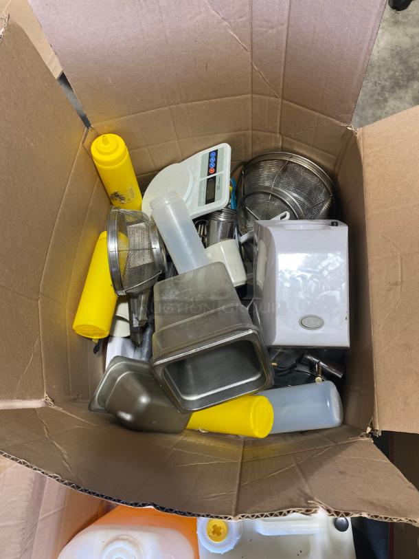 LIQUIDATION PALLET - Restaurant Equipment, Utensils, Cleaning Equipment & Supplies - Image 4 of 4