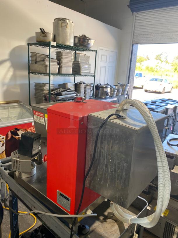 WOW - BARELY USED Arcobaleno AEX30 Stella 11.5 lb. Electric Countertop Pasta Extruder with Water Connection - 120V - Image 3 of 5