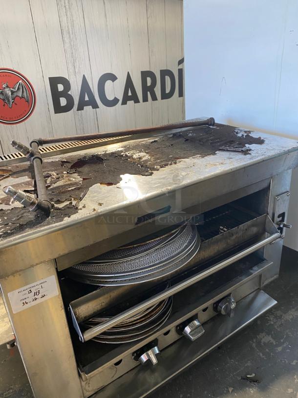 Countertop Pizza Oven w/ Pizza Pans Included! - Image 1 of 2