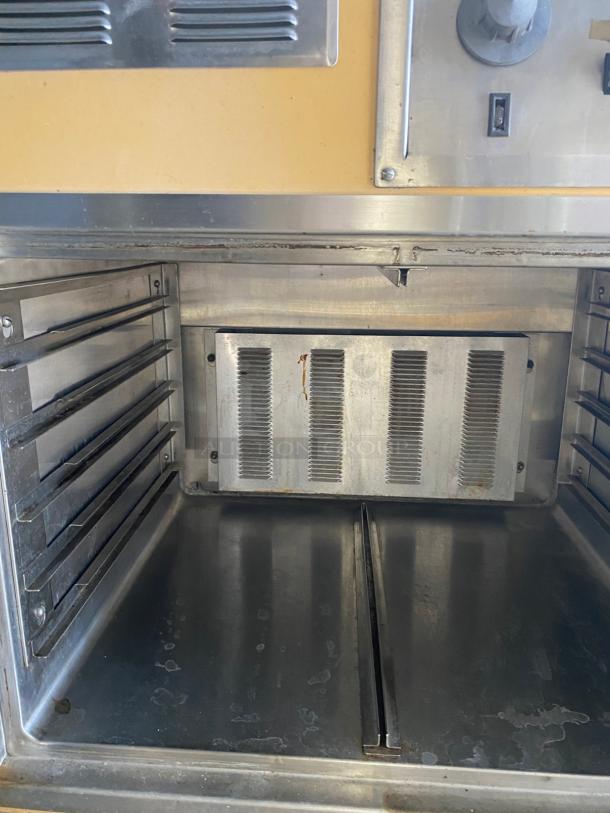 COOL! Vintage Mobile Food Warmer - Great Condition! - Image 2 of 4