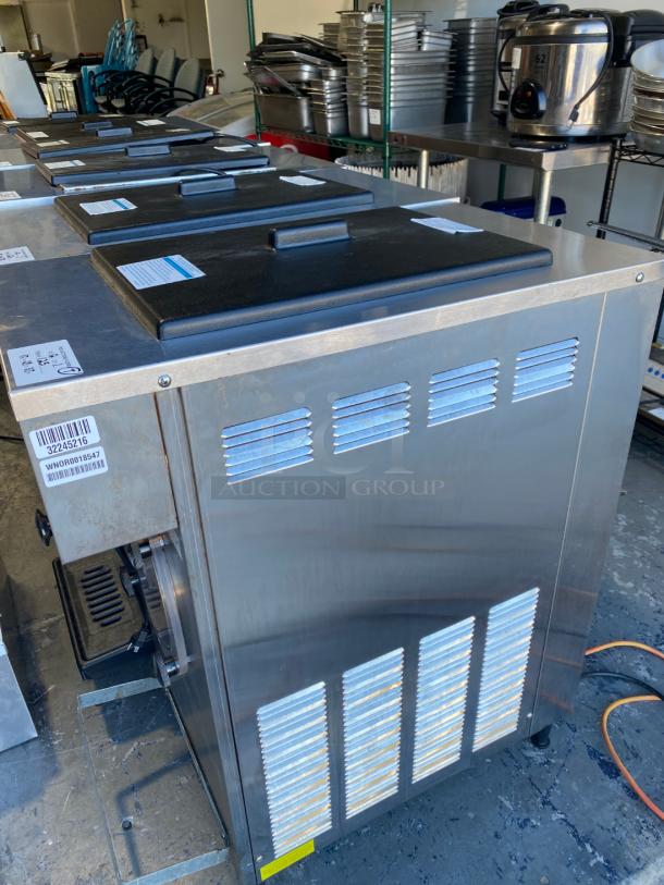 WOW Saniserv 108C Margarita Machine - Single, Countertop, 102 Servings/hr., Air Cooled, 115v - Image 2 of 3