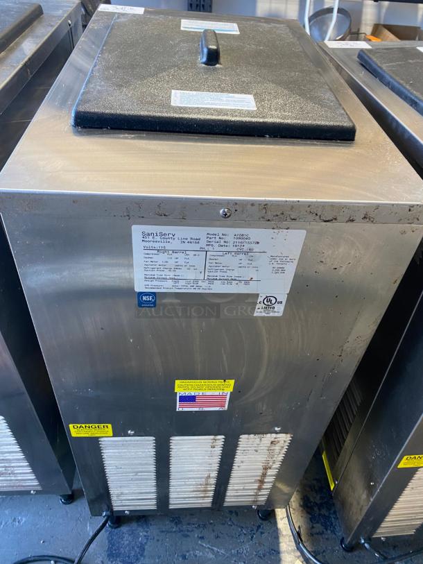 WOW Saniserv 108C Margarita Machine - Single, Countertop, 102 Servings/hr., Air Cooled, 115v - Image 2 of 3