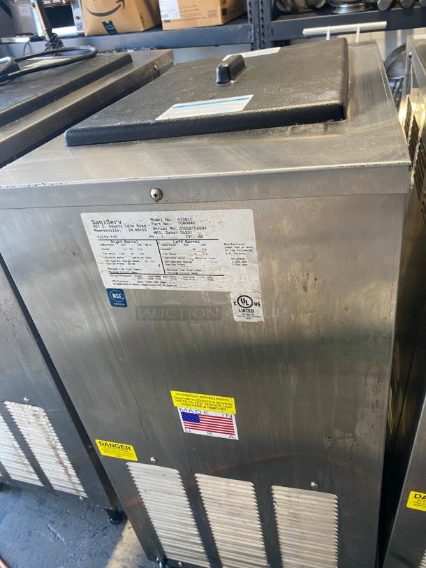 WOW Saniserv 108C Margarita Machine - Single, Countertop, 102 Servings/hr., Air Cooled, 115v - Image 2 of 3