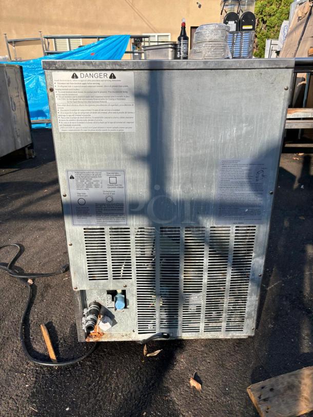 MAXX ICE MI M130 BULLET CUBE -STYLE ICE MAKER W/BIN - Image 7 of 8