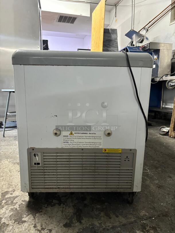 Excellence HL-14HC Low Temp Ice Cream Chest Freezer, 51-3/4"W, 13.8 cu. ft. capacity, self-contained - Image 3 of 5