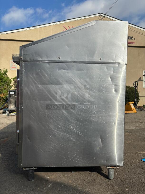 WOW!! LEADER 2 DOOR CUSTOM MARBLE TOP PIZZA PREP TABLE - Image 3 of 4