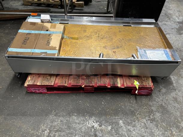 BRAND NEW SCRATCH & DENT  DUKERS APPLIANCE CO. USA LTD DCGMA60 GRIDDLE GAS COUNTERTOP - Image 2 of 5