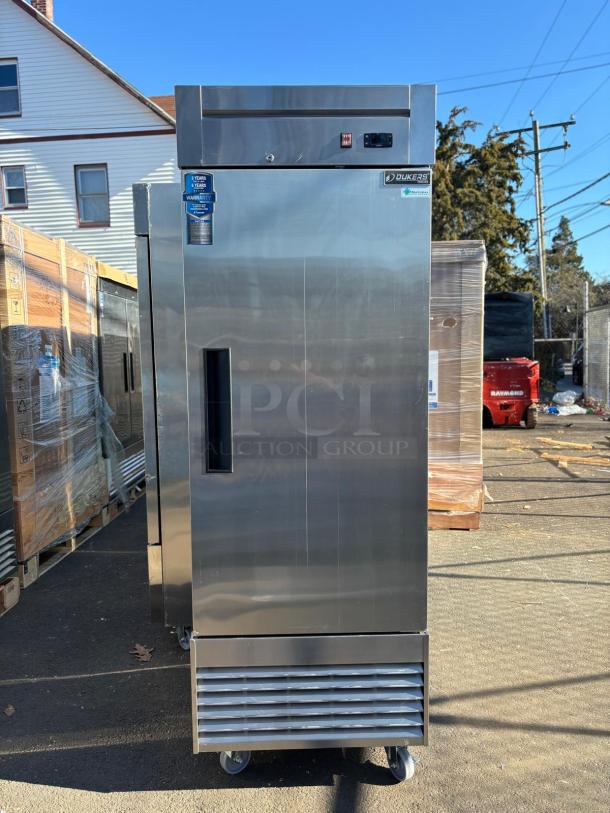 BRAND NEW SCRATCH & DENT  DUKERS COMMERCIAL REACH IN FREEZER - Image 1 of 6