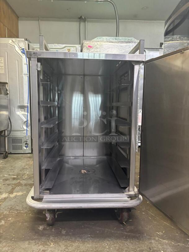 CARTER HOFFMAN Performance Tray Delivery and Room Service Cart - Image 3 of 6