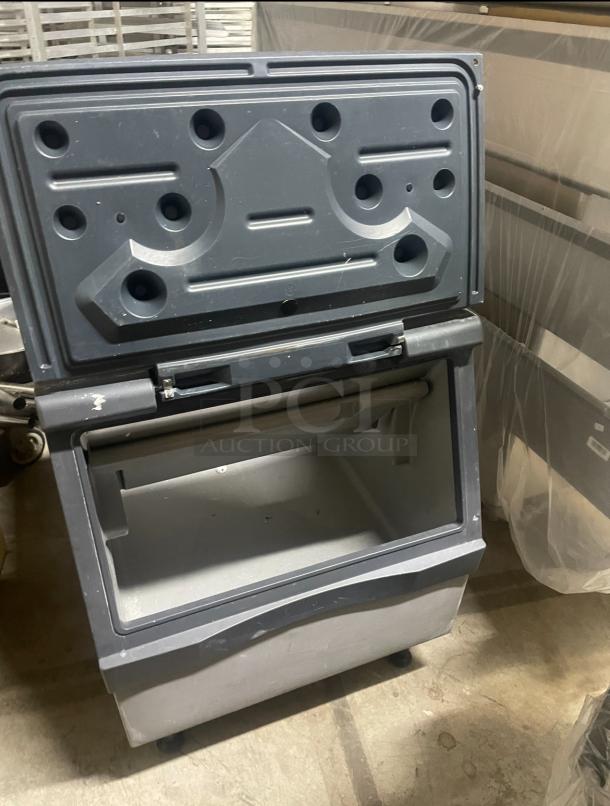 Nice Ice Bin 350 lbs Capacity - Image 2 of 3