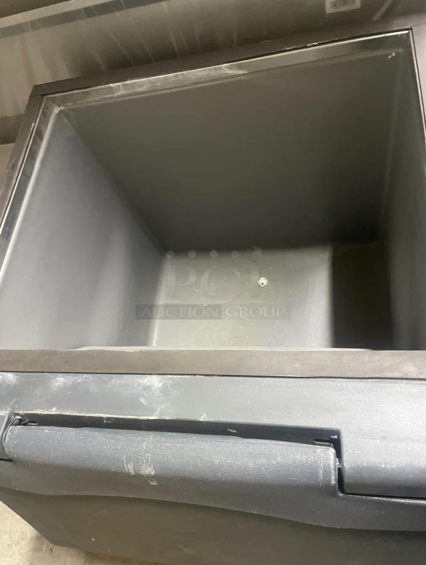 Nice Ice Bin 350 lbs Capacity - Image 3 of 3