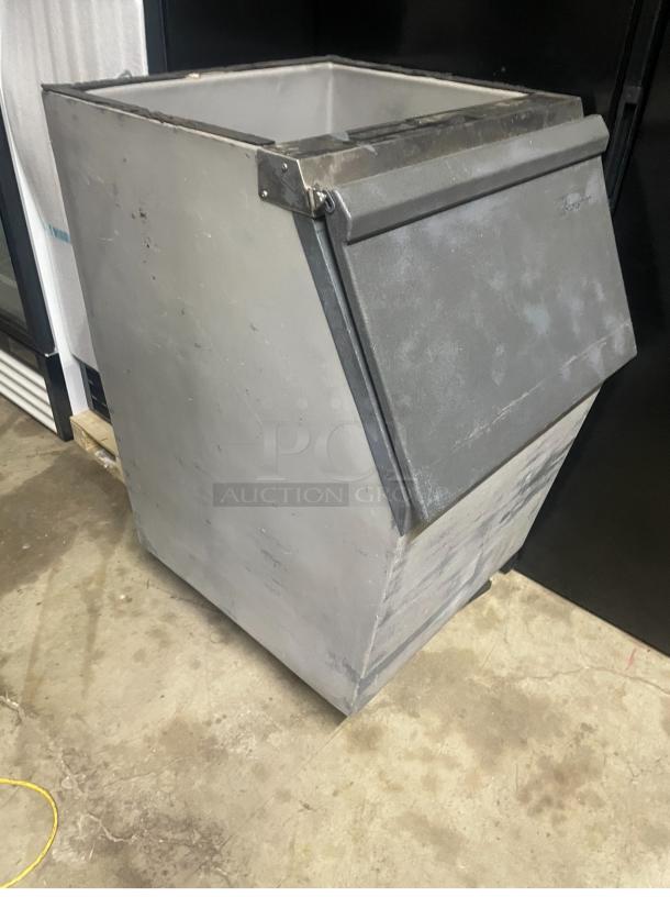 Nice Ice Bin 450 lbs Capacity - Image 2 of 5