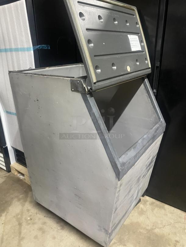 Nice Ice Bin 450 lbs Capacity - Image 5 of 5
