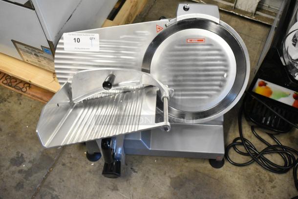BRAND NEW SCRATCH AND DENT! 2024 Backyard Pro 554SL112E Butcher Series 12" Manual Gravity Feed Meat Slicer. 120 Volts, 1 Phase. Tested and Working! - Image 2 of 6
