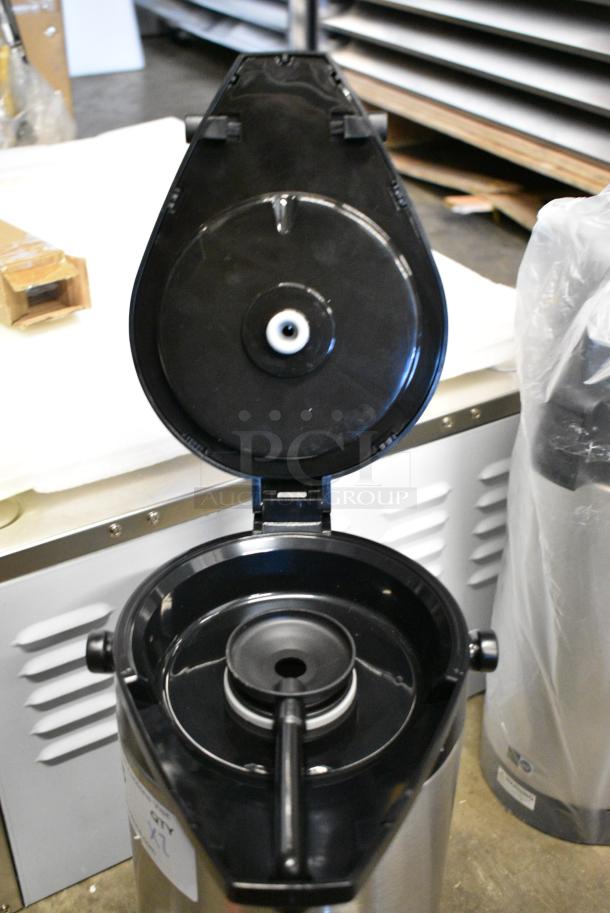 2 BRAND NEW SCRATCH AND DENT! Curtis SVAP-3800F-N Stainless Steel Air Pot. 2 Times Your Bid! - Image 5 of 8