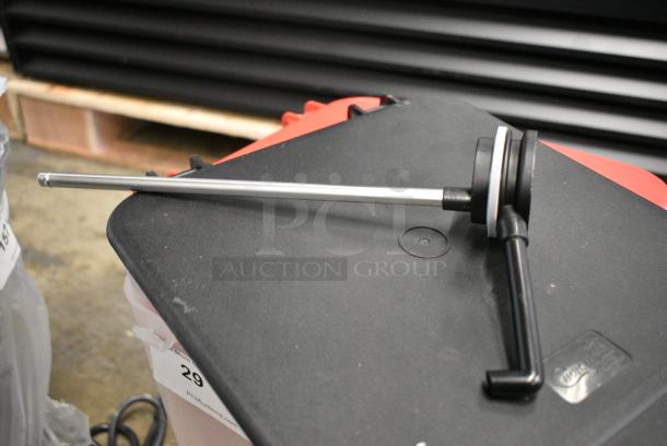 2 BRAND NEW SCRATCH AND DENT! Curtis SVAP-3800F-N Stainless Steel Air Pot. 2 Times Your Bid! - Image 6 of 8