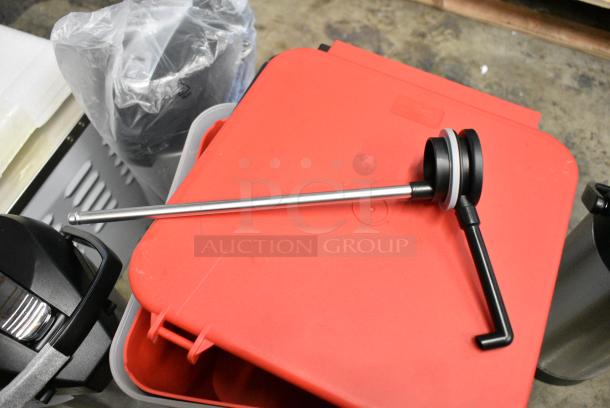 2 BRAND NEW SCRATCH AND DENT! Curtis SVAP-3800F-N Stainless Steel Air Pot. 2 Times Your Bid! - Image 6 of 8