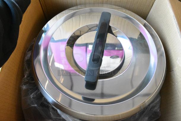 BRAND NEW SCRATCH AND DENT! 478ESC100SS Emperor's Select 100 Cup Insulated Sushi Rice Container with Stainless Steel Finish - Image 3 of 3